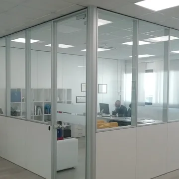 IMAGEN: trabajo 9 de 13 — división de oficina en un local